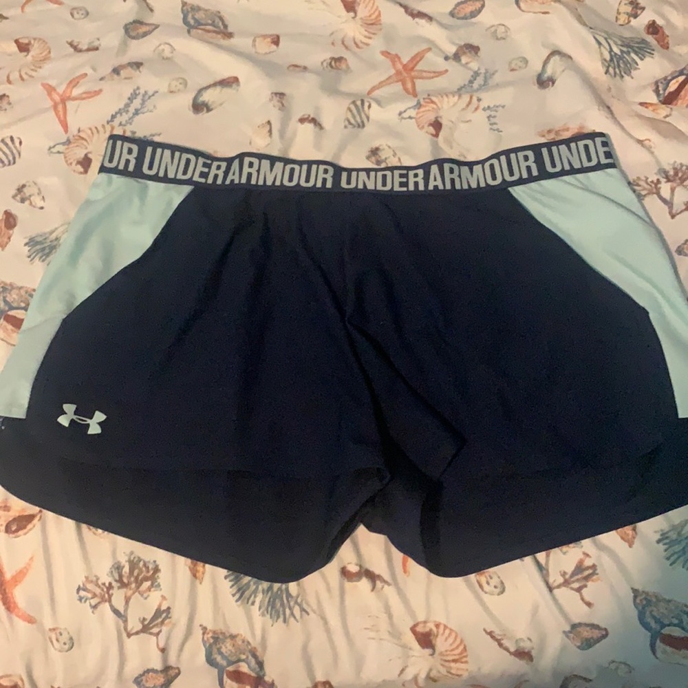 under amour,barely worn,lets make an offer!